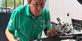 Revisar el vehículo y llevar herramientas básicas evita contratiempos en carretera