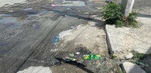 Denuncian las  fugas de aguas negras y potable
