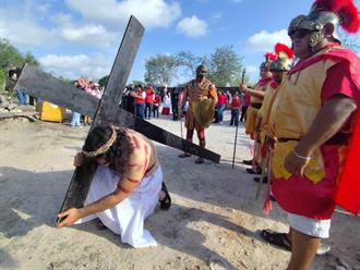 Llaman a vivir viacrucis desde la fe