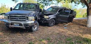 Aparatoso accidente deja daños materiales y personas sólo con lesiones menores