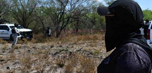 Descubren 8 cráneos en cementerio clandestino