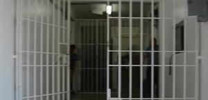 Ebrio tras las rejas por insulto a uniformados