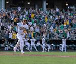 A’s vencen a Astros  con final de infarto