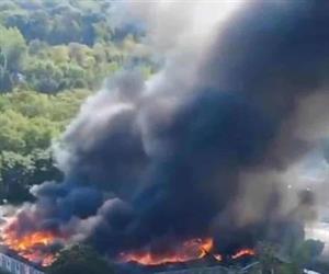 Camión cisterna de gasolina arde al derribar cables