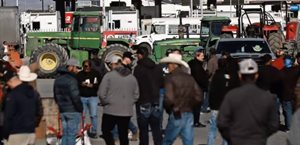 Gobierno federal mantiene diálogo con transportistas ante movilizaciones