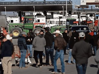 Gobierno federal mantiene diálogo con transportistas ante movilizaciones
