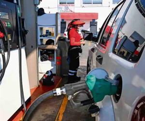 No pasarse de lanza pide Sheinbaum a gasolineros