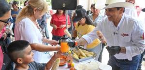 Encabeza Lalo Gattás convivencia con familias del área rural