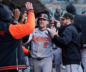 Orioles vencen 4-2 a Medias Blancas