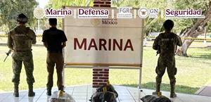 Semar asegura embarcación con 265kg de cocaína en Michoacán