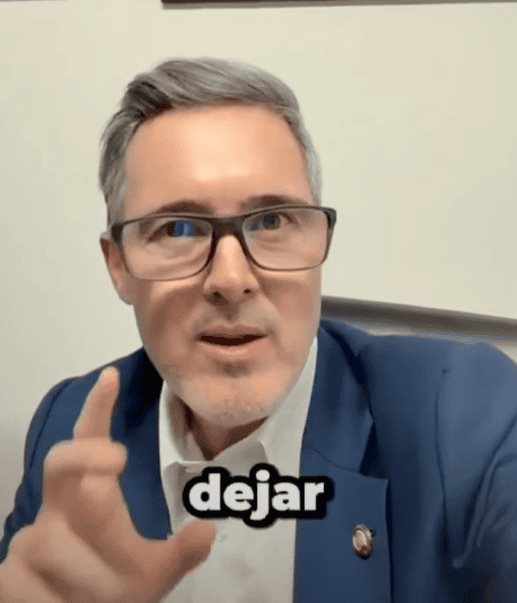 Asegura senador abasto de medicinas; denuncia campaña sucia