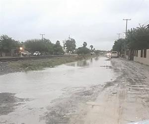 Piden vecinos rehabilitar calles de la Ferrocarril 4