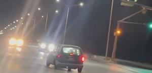 Provoca infractor riesgo en libramiento al circular en reversa