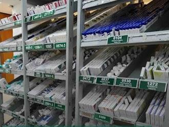 Asegura senador abasto de medicinas; denuncia campaña sucia