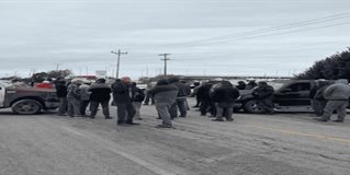 Productores vuelven a cerrar la carretera federal