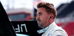 Frankie Muñiz protagoniza fuerte choque en NASCAR