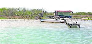 Detectan residuos de hidrocarburo en laguna y Puerto El Mezquital