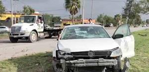  Evita choque y termina en el camellón del Libramiento Oriente