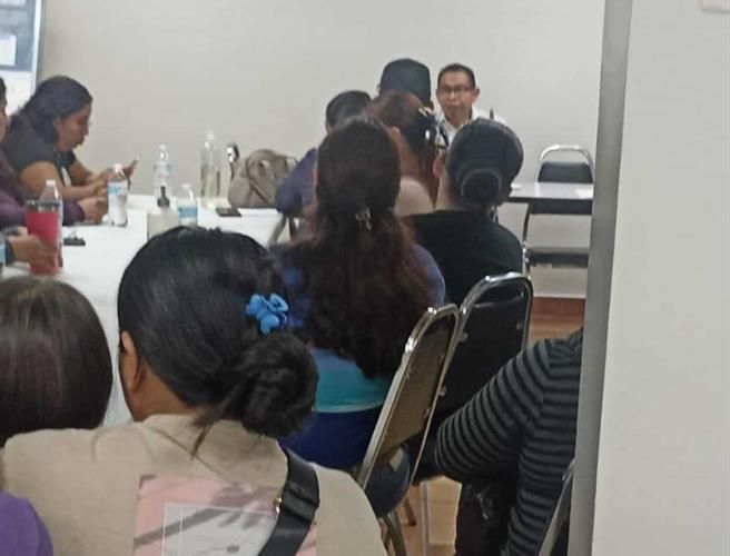 Trabajadores protestan por cambio de turno