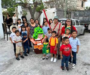  Cumple 90 años y celebra al estilo de El Chavo del 8