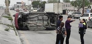  Joven sale ileso tras volcadura en la Río Bravo-Reynosa