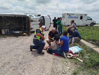 Vuelca familia en la Victoria-Matamoros