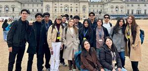 Disfrutan estancia en Europa