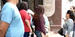 Trabajadores protestan por cambios de horario a fuerzas