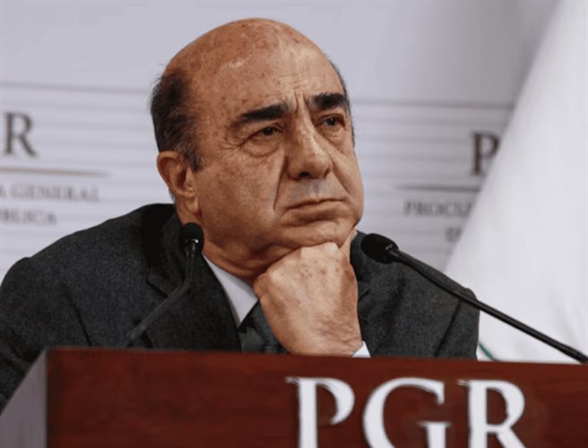 Hospitalizan a Jesús Murillo Karam por derrame cerebral