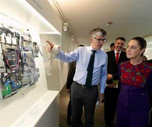  Sheinbaum visita centro de supercomputación en Barcelona