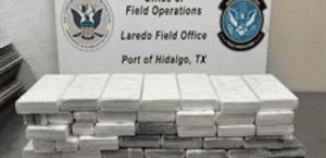 Agentes de CBP incautan cocaína en un autobús