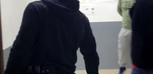 Les cortan la fiesta a 2 agresivos compadres