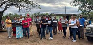 ‘Regalando Sonrisas’  y hasta de alimentos