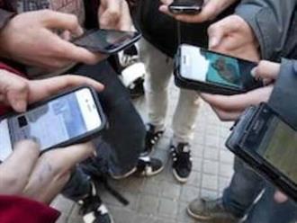 Alertan por “pandemia” de adicción a las redes en menores