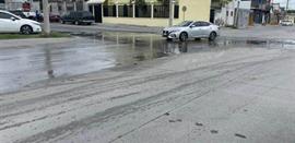 Denuncian fuga de aguas negras en Las Cumbres