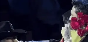 Nodal reaparece tras polémica: canta Un vals