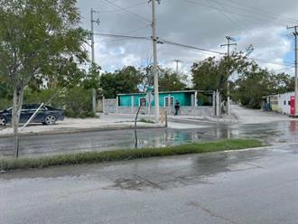 Denuncian afectaciones por fuga de aguas negras