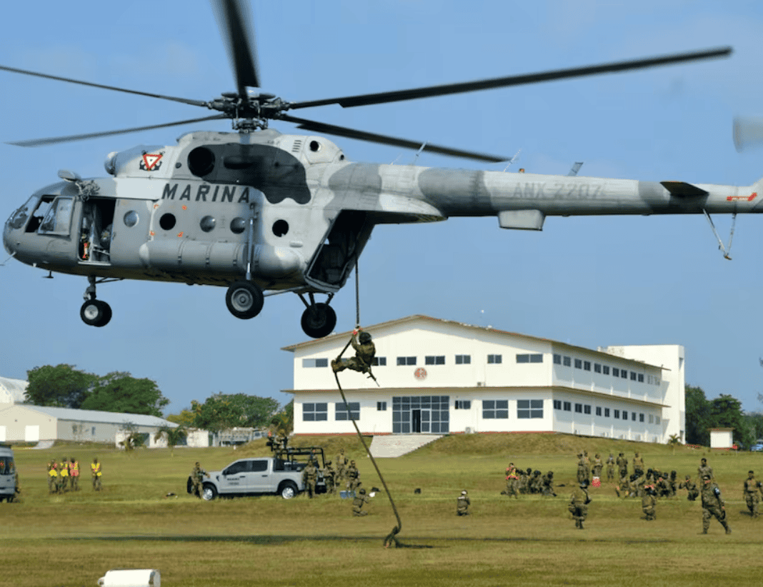 Marinos realizan adiestramiento táctico en Veracruz