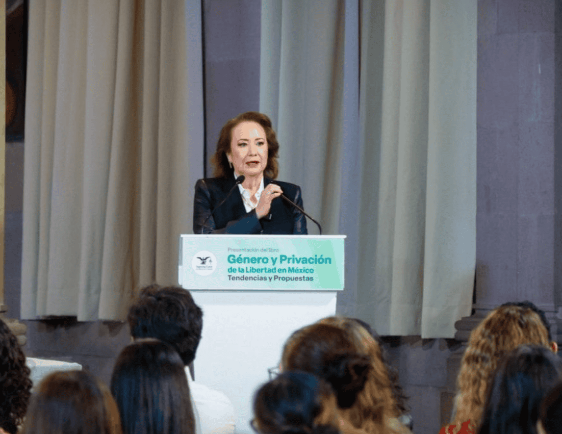 Estado y sociedad adeudan a mujeres presas: Ministra