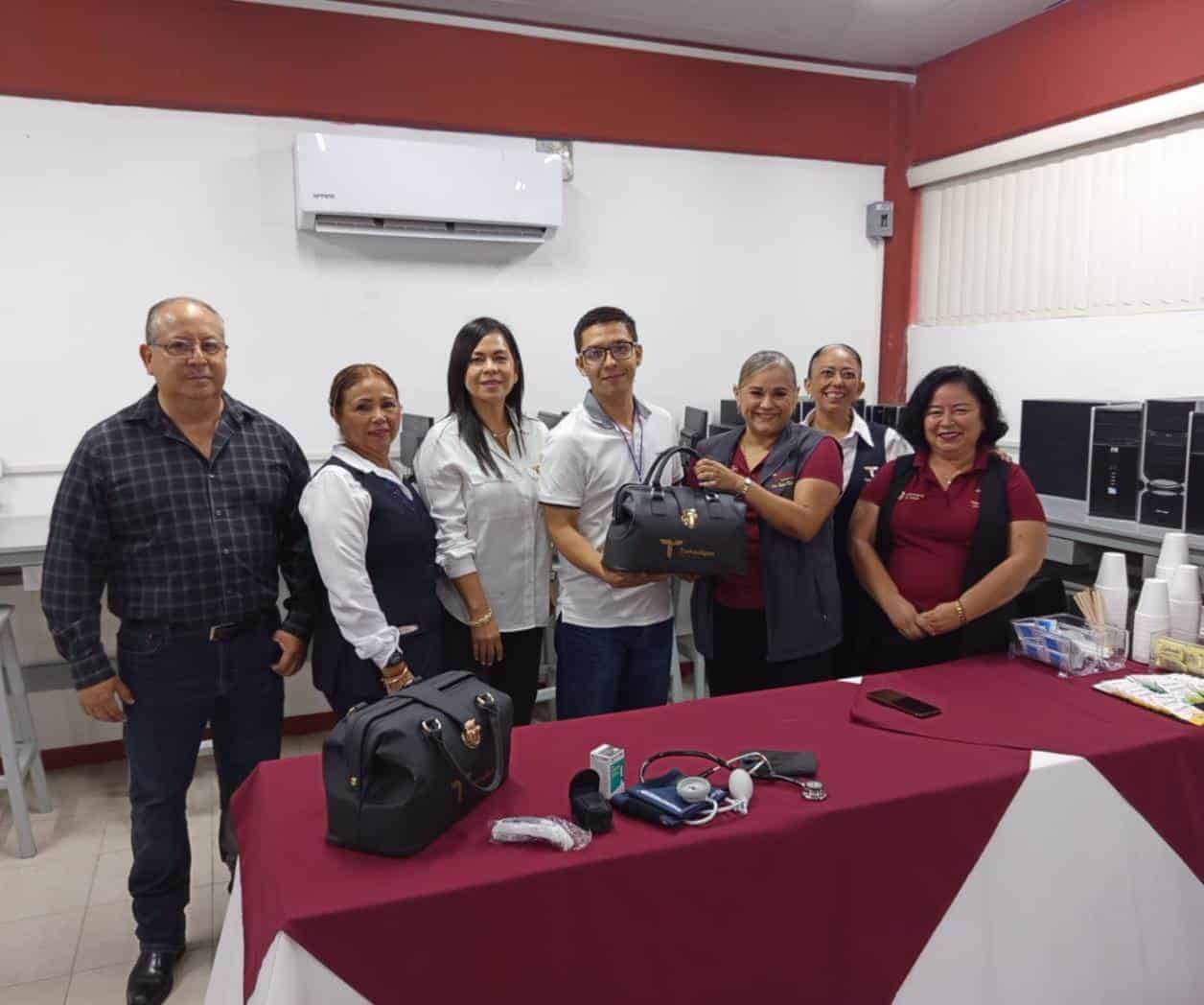 Se entregaron maletines de diagnóstico a enfermeros