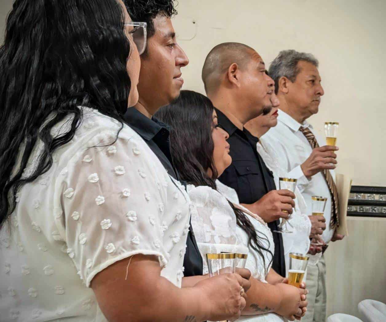 Unen sus vidas 12 parejas en campaña de matrimonios colectivos