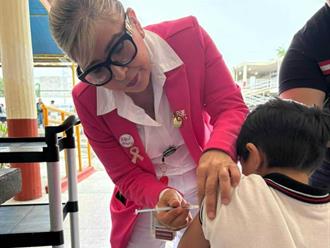 Pemex activa jornada de vacunación