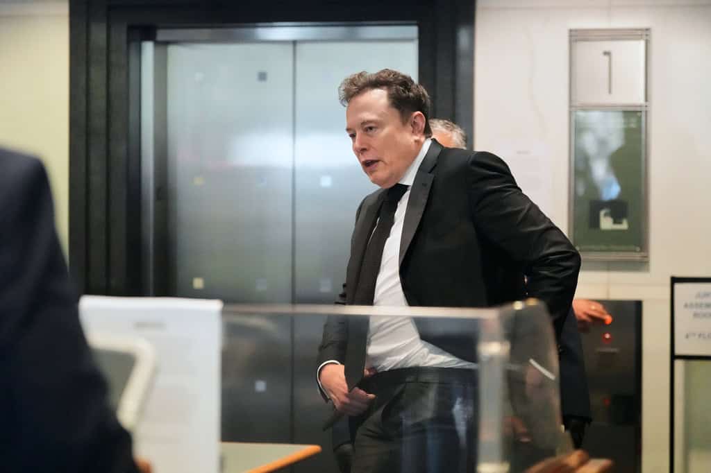 Elon Musk testifica en juicio de OpenAI en California