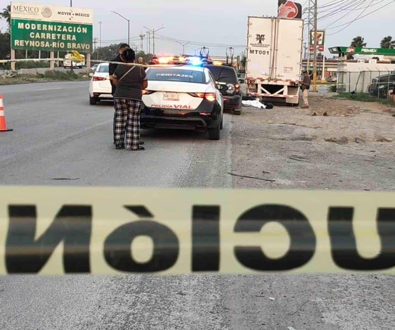 Motociclista muere tras chocar contra tráiler en la Reynosa-Río Bravo