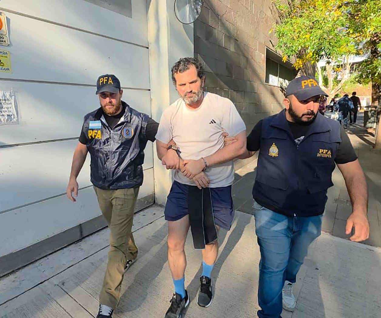 Investiga FGR a Farías por lavado con seguros de vida