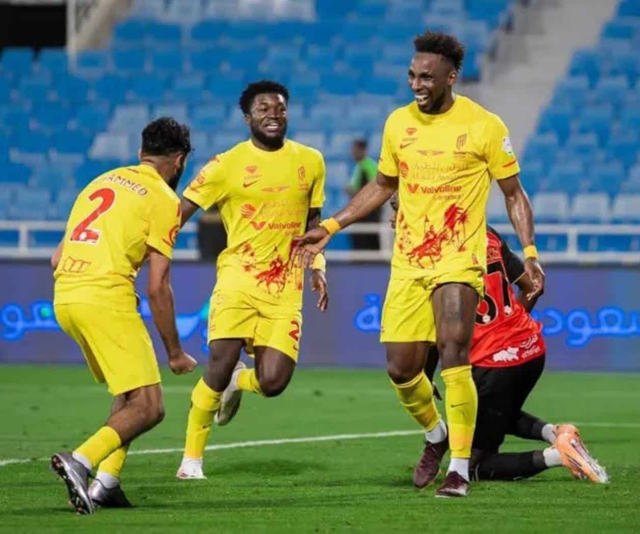 Julián Quiñones  toma cima de goleo