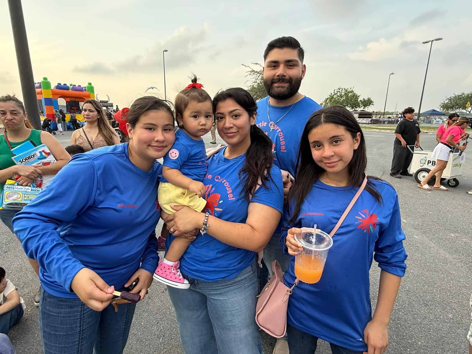 Familas completas se sumaron a la organización del evento.