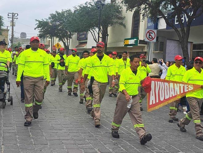 Obreros de Reynosa exigen freno a carestía en desfile