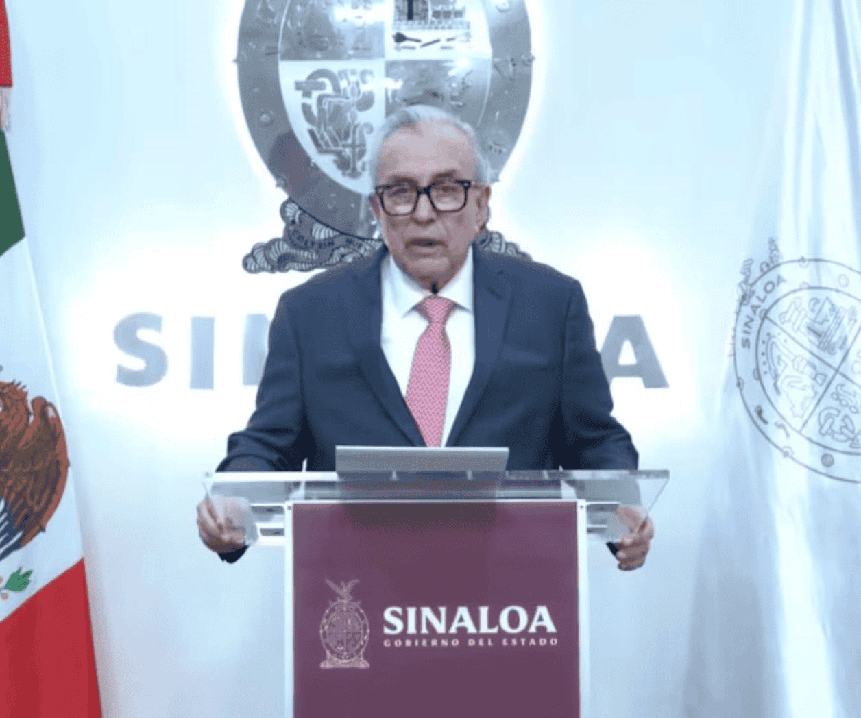 Rubén Rocha solicita licencia tras investigación de la FGR