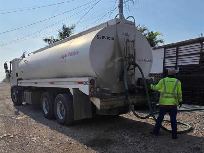 Con acueducto golpe a negocio de agua